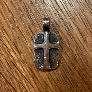 Retired James Avery sculpted cross pendant. Beautiful and rare! Great condition!
